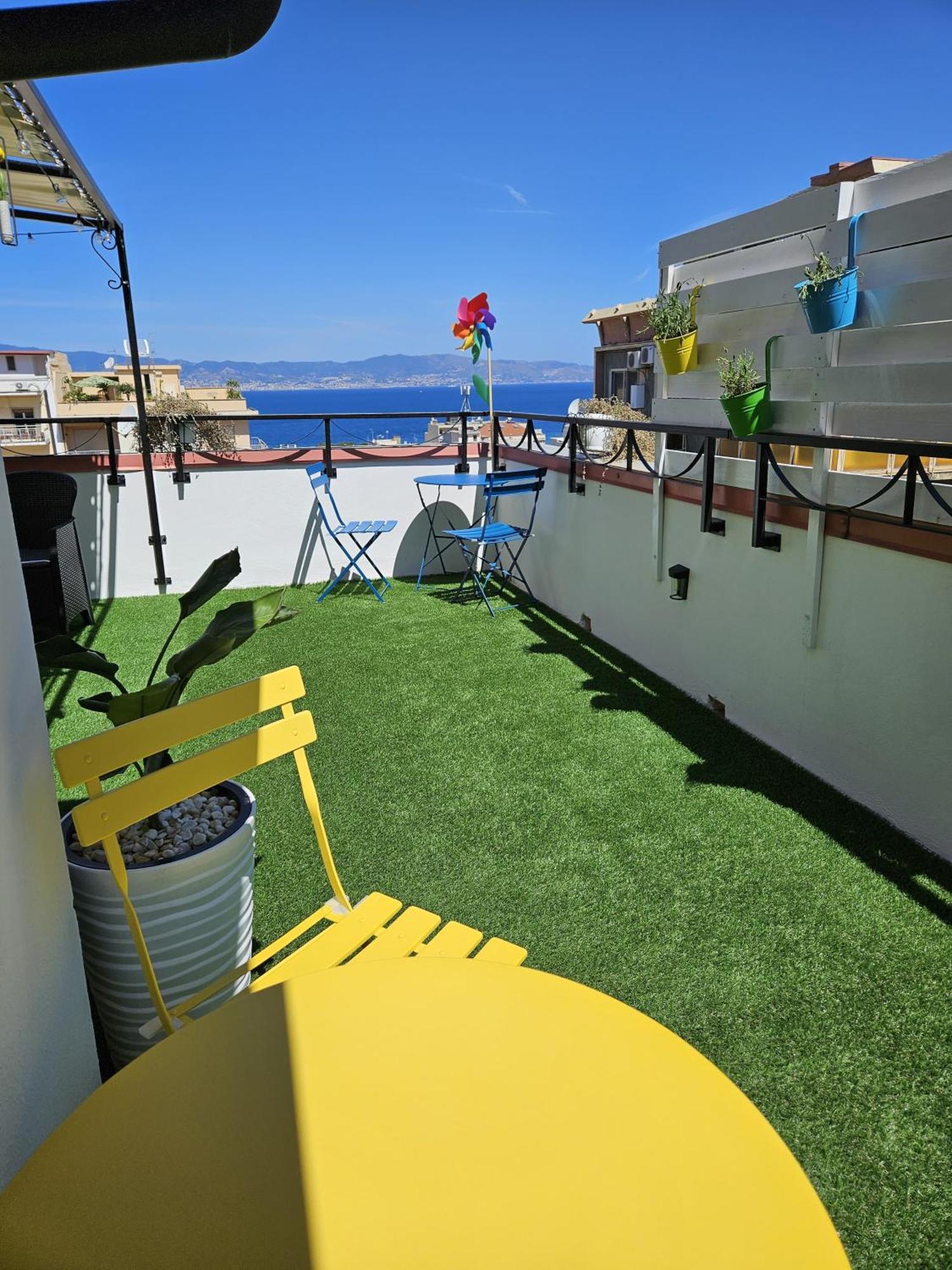 B&B Fuori Squadro - In Centro Con Terrazza Relax Vista Mare Reggio di Calabria Zewnętrze zdjęcie