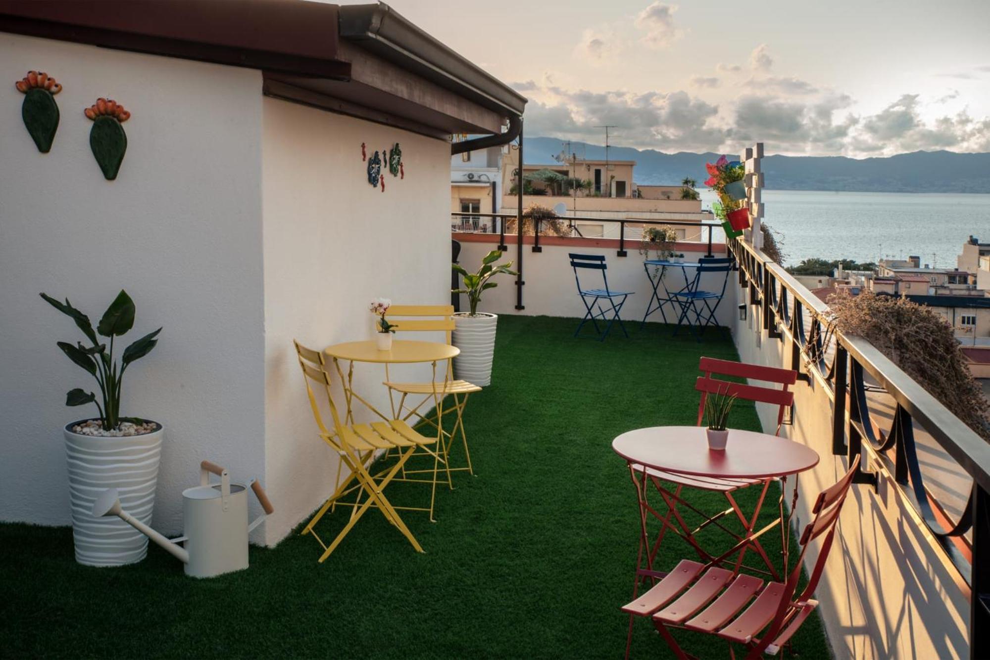 B&B Fuori Squadro - In Centro Con Terrazza Relax Vista Mare Reggio di Calabria Zewnętrze zdjęcie