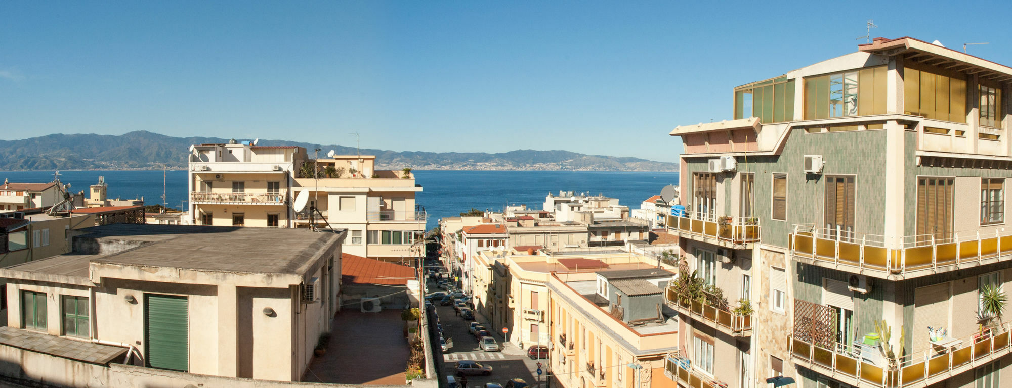 B&B Fuori Squadro - In Centro Con Terrazza Relax Vista Mare Reggio di Calabria Zewnętrze zdjęcie