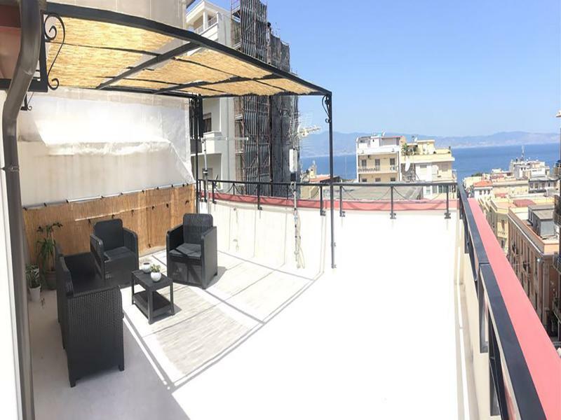 B&B Fuori Squadro - In Centro Con Terrazza Relax Vista Mare Reggio di Calabria Zewnętrze zdjęcie