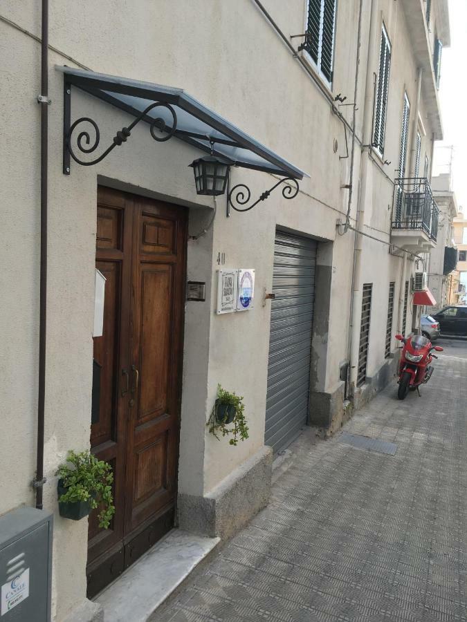 B&B Fuori Squadro - In Centro Con Terrazza Relax Vista Mare Reggio di Calabria Zewnętrze zdjęcie